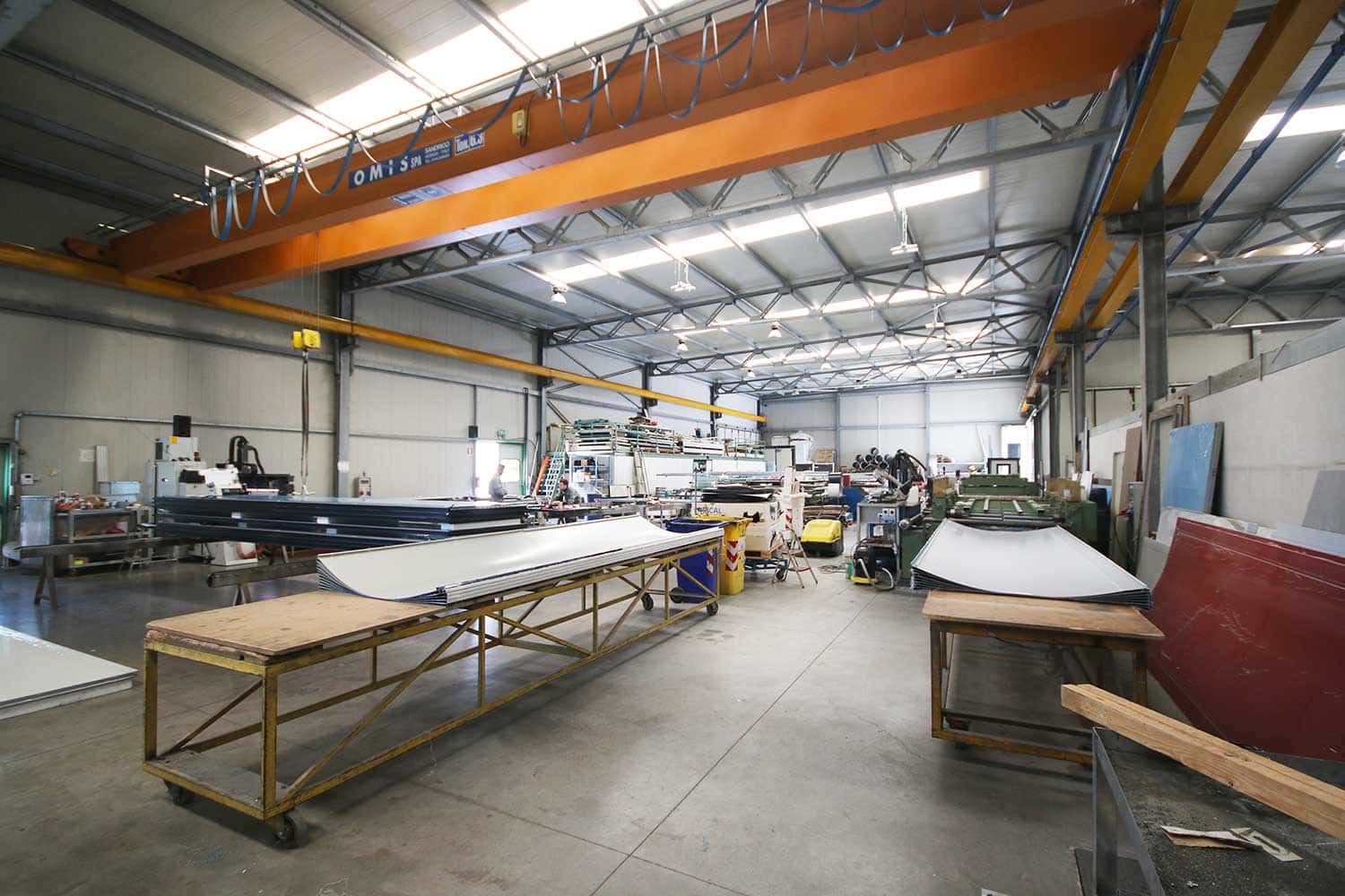 Comet portoni industriali interno dello stabilimento